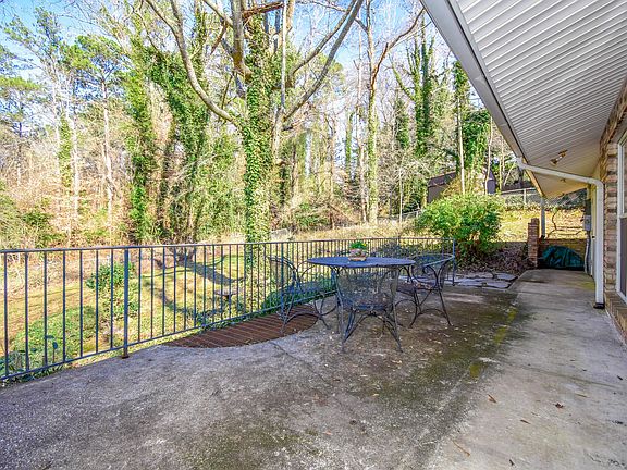 3rd image of 324 Glenhaven Dr