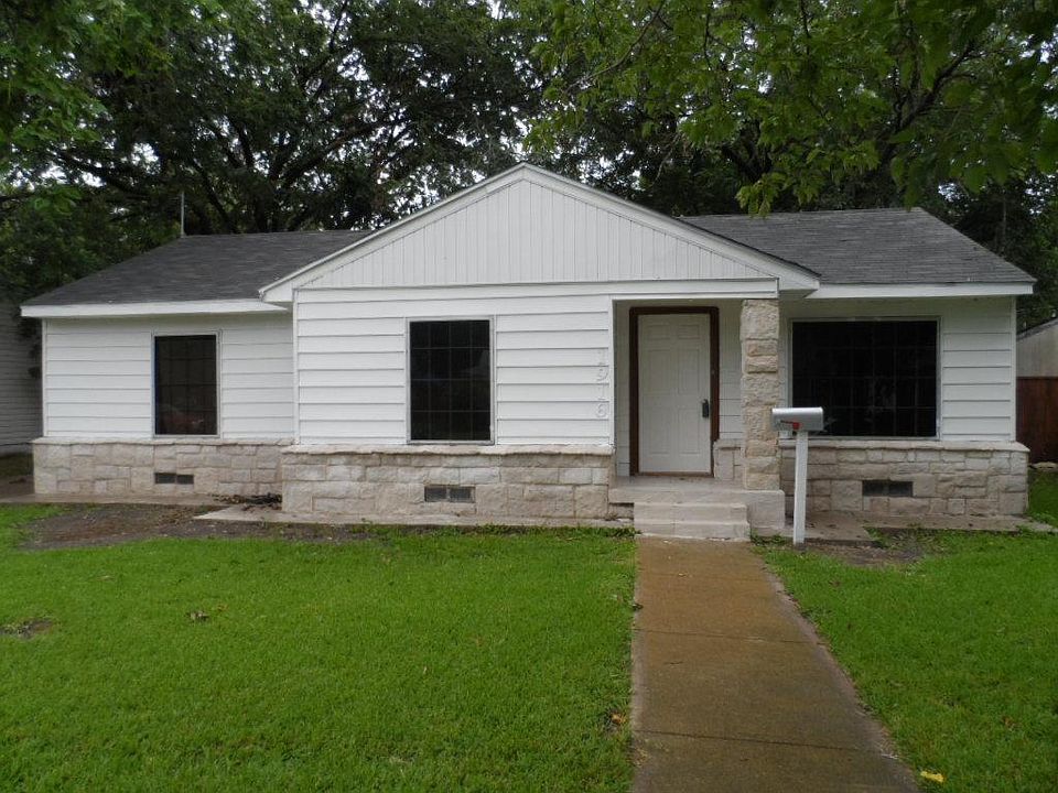 1st image of 1916 Farola Dr