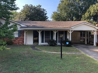 19 Glendale Dr, Selma, AL 36701
