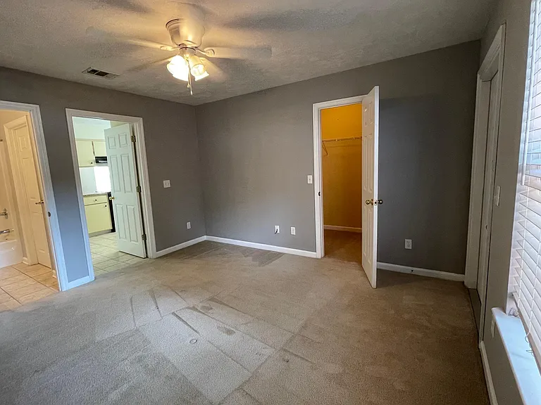 2441 Silver Palm Ln — Photo 10