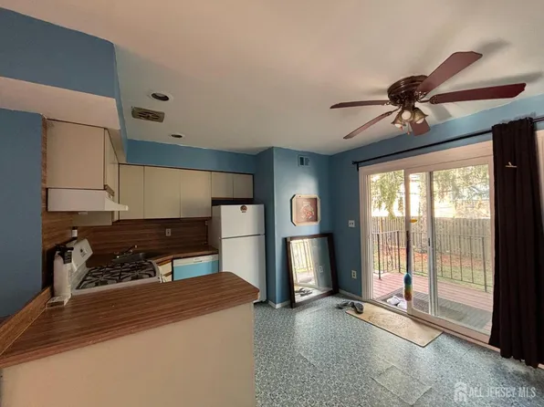 30 Judson St Unit 8A, Edison, NJ 08837