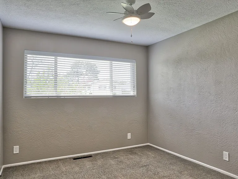 512 W Colorado Ave — Photo 9