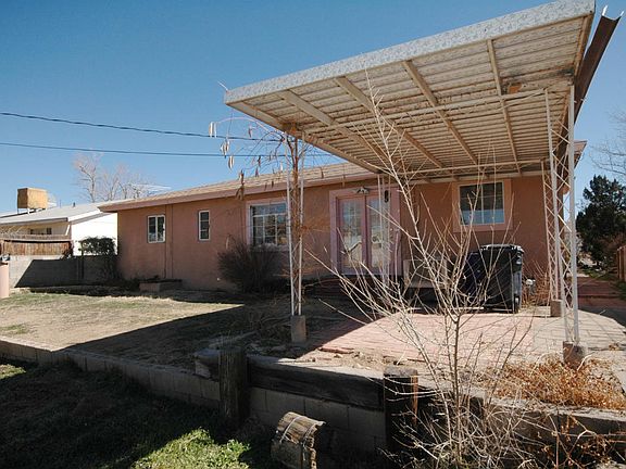 3rd image of 2925 La Veta Dr NE