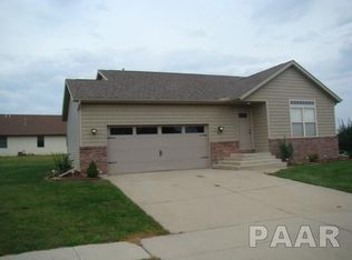 1517 Big Red Dr, Metamora, IL 61548