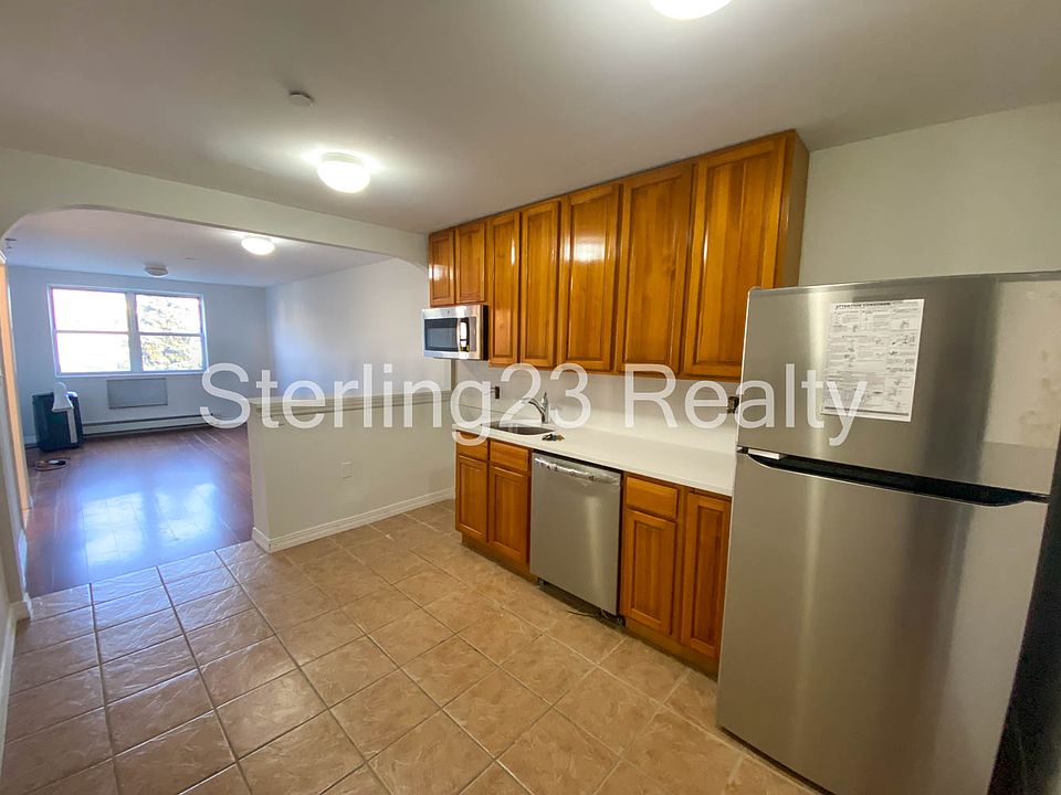 1st image of 30-37 30th St #4R