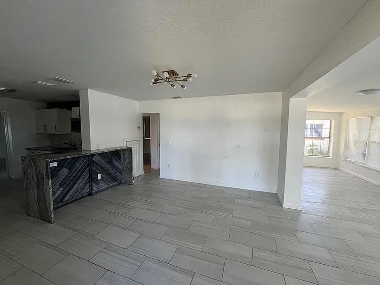 43 Alamanda Dr — Photo 3