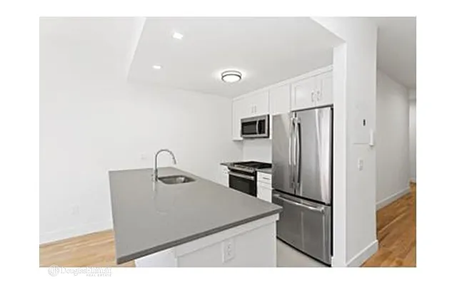 Rented by Douglas Elliman | media 16