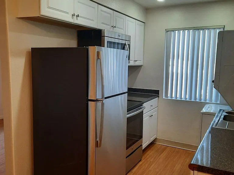 Canyon Club Apartments — Photo 21