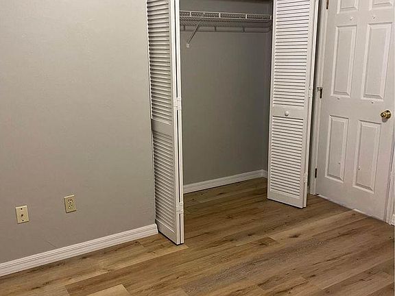 5th image of 2360 SW Archer Rd APT 623