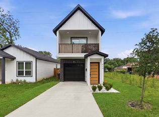 404 N Moore St, Dallas, TX 75203