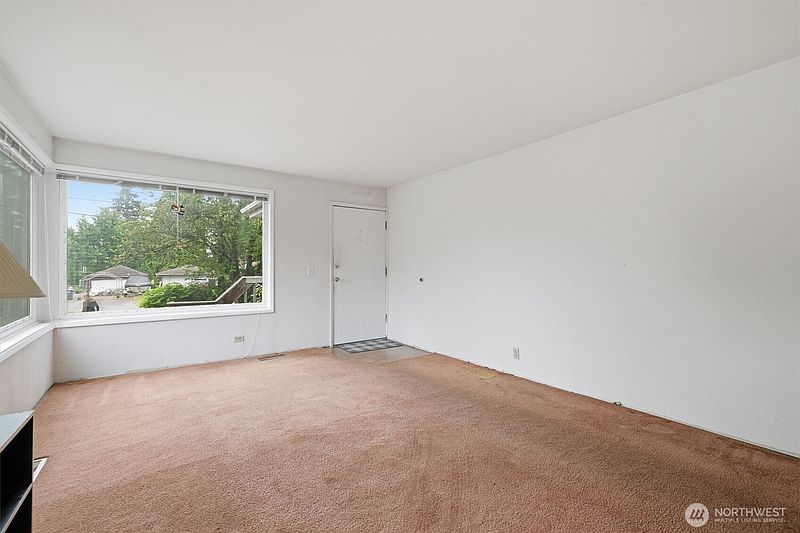 5th image of 824 S 146th Street