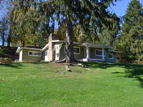 323 Banning Rd, Dawson, PA 15428