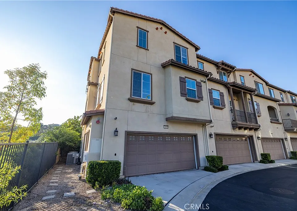 3139 Marigold Cir