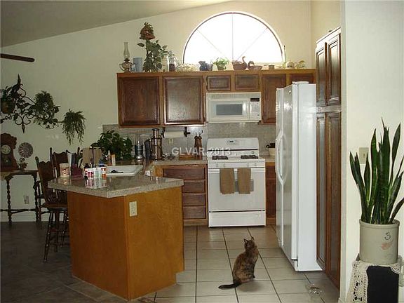 3rd image of 3109 Whispering Willow Ln