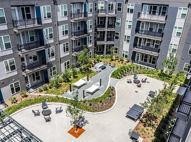 Grid Courtyard