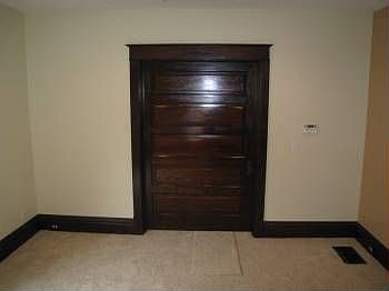 4th image of 466 E 16th St