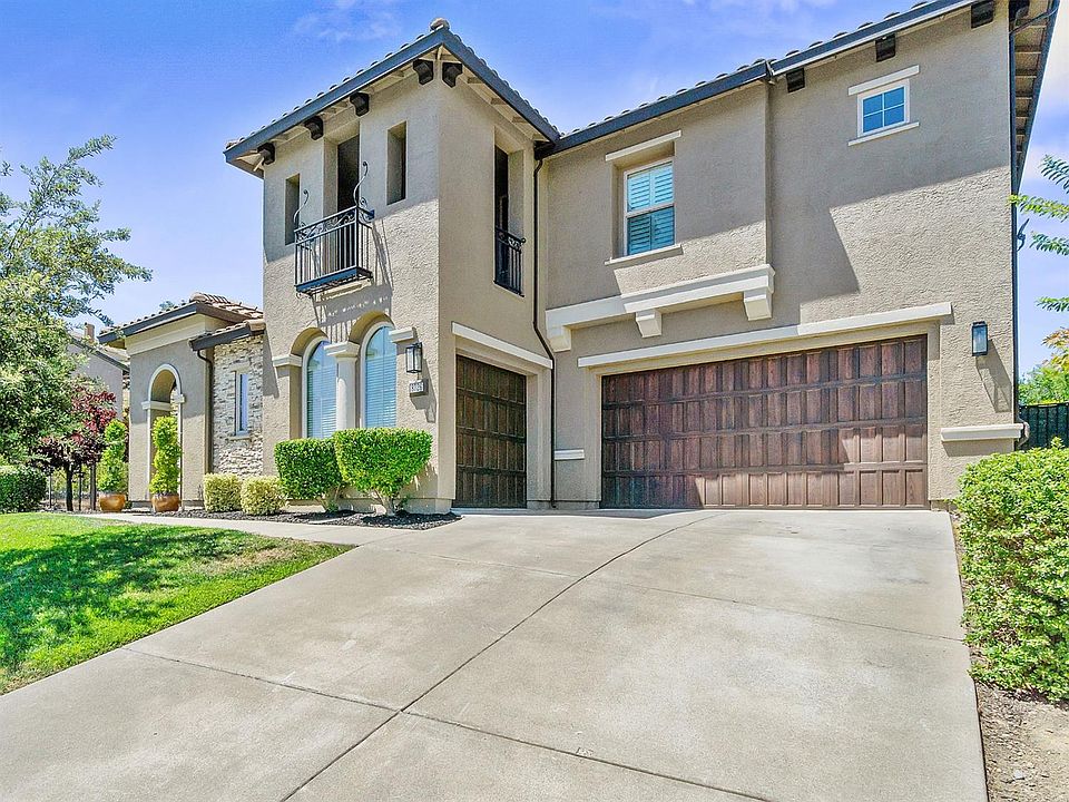 2nd image of 8026 Trevi Way