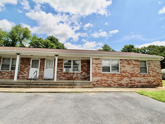 3rd image of 103 Price Dr APT C