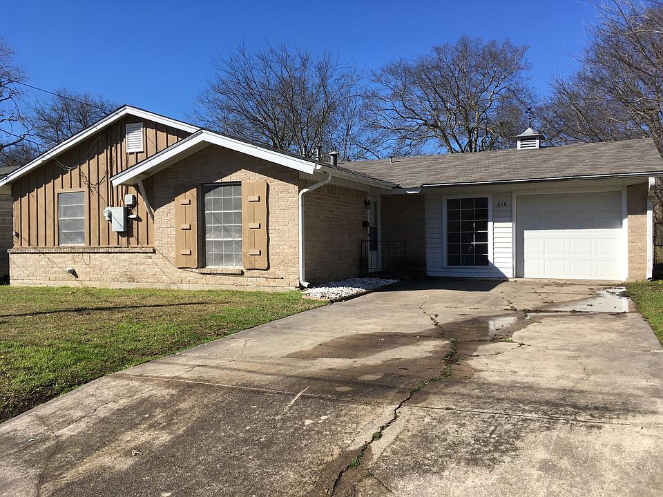 1st image of 610 Hillside Dr