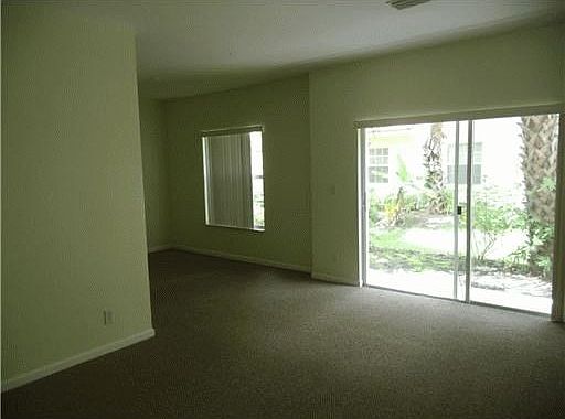 4th image of 1249 NW 27th Ave