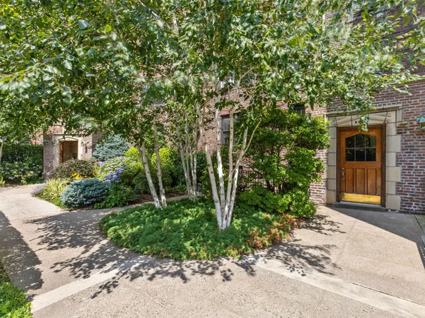 525 West 238th Street image 2 of 30