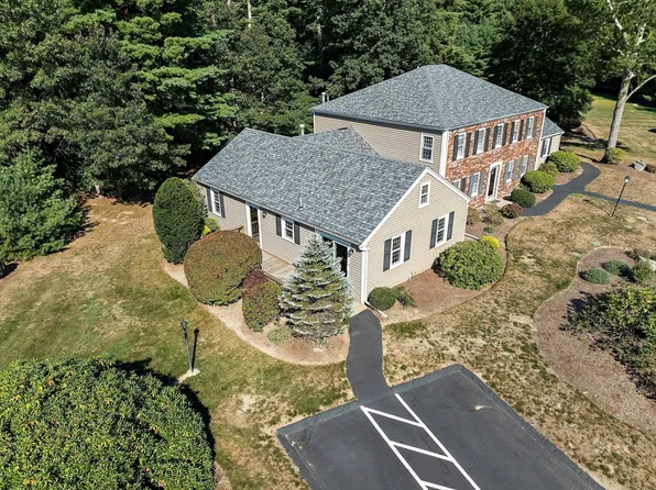 25 Reservoir Rd APT C1, Pembroke, MA 02359