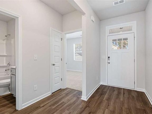 3rd image of 236 Bristol Blvd