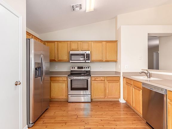 5th image of 9303 W Cinnabar Ave