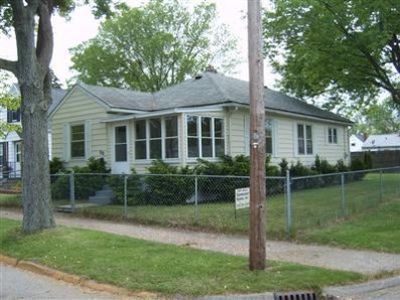 240 Pleasant Ave, Michigan City, IN, 46360