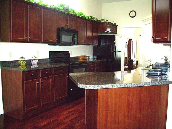Eat-in Kitchen