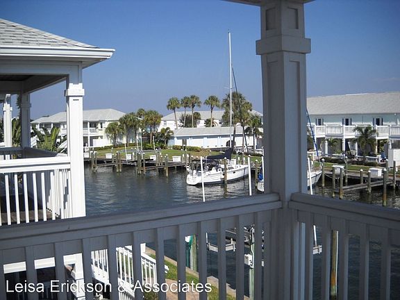 3rd image of 4954D Beach Dr SE