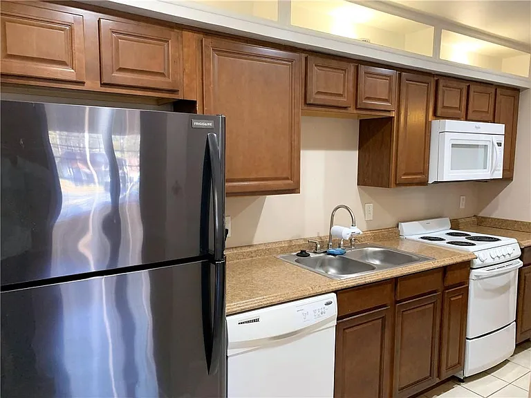 317 W Wieuca Rd NE — Photo 8