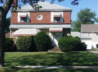 17307 E Park Dr, Cleveland, OH 44119