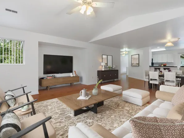 500 South Edwards BOULEVARD #49, Lake Geneva, WI 53147