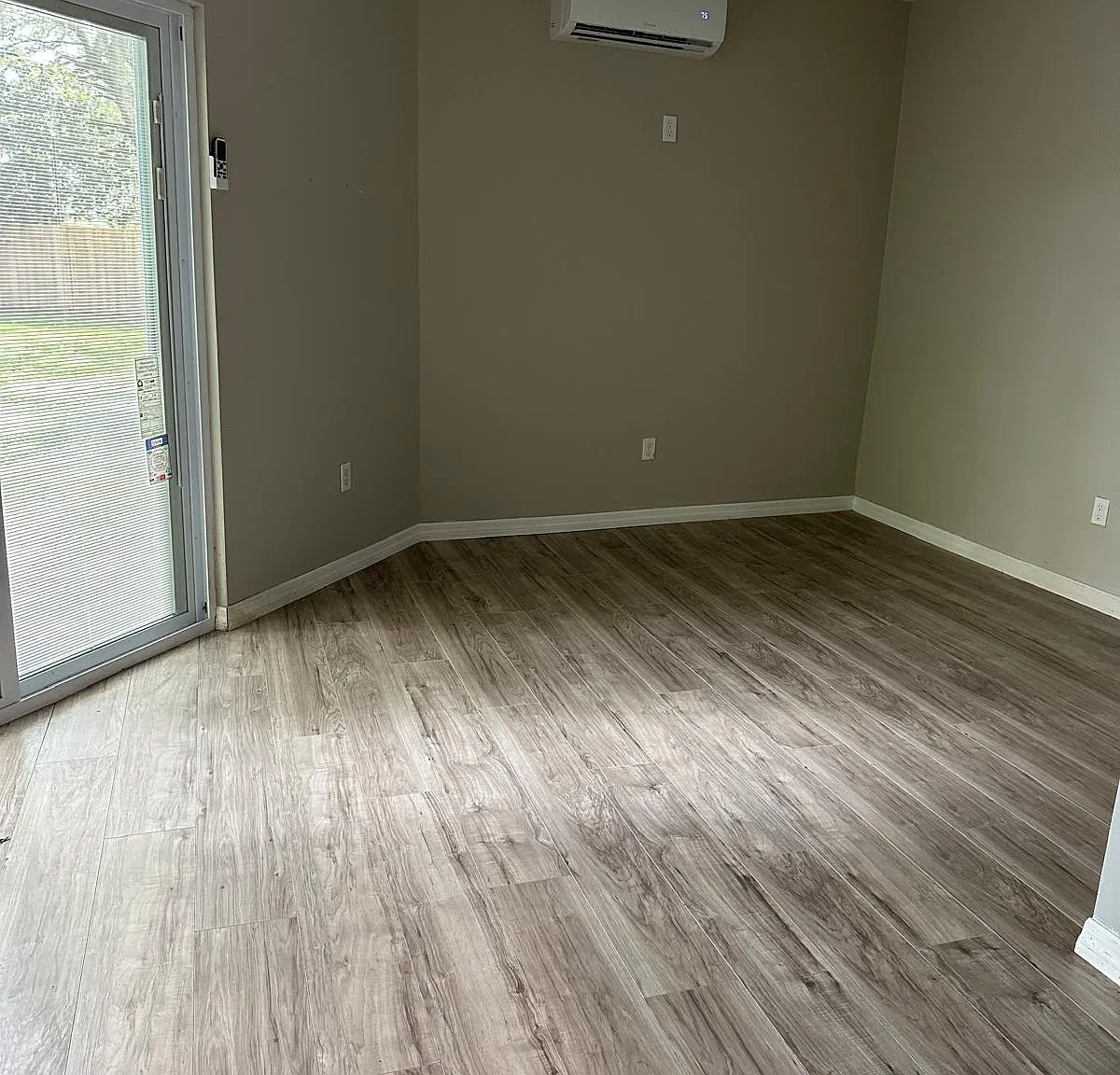 1 bed, 700 sqft, $1,200 — Photo 2