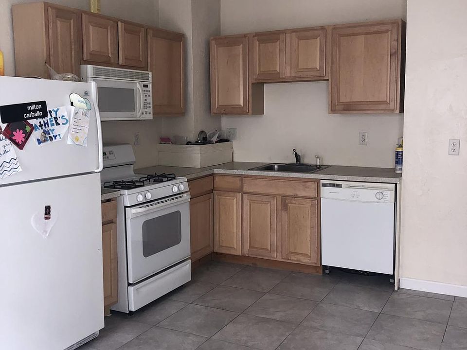 Full Kitchen with new floor tiles. (Fridge, Stove, Dishwashe