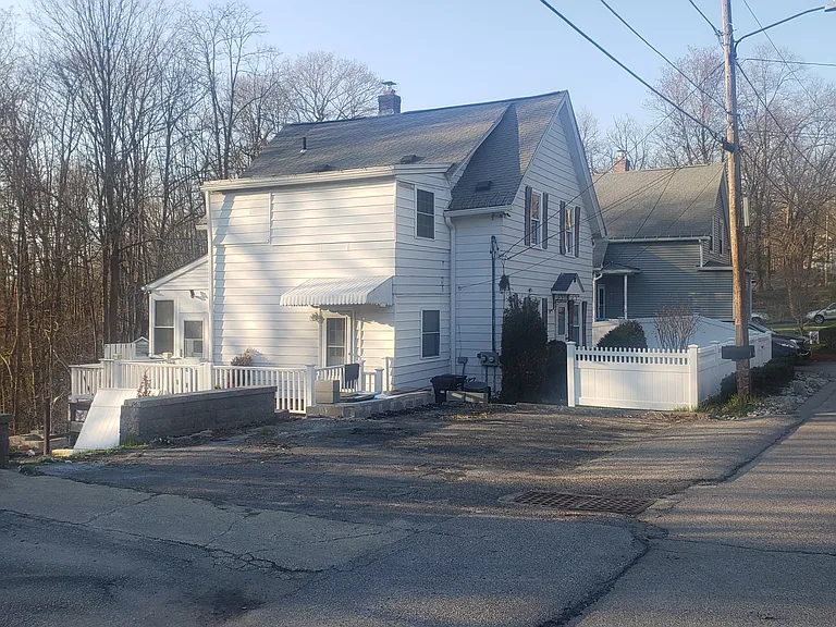 18 Warwick St #1 — Photo 13