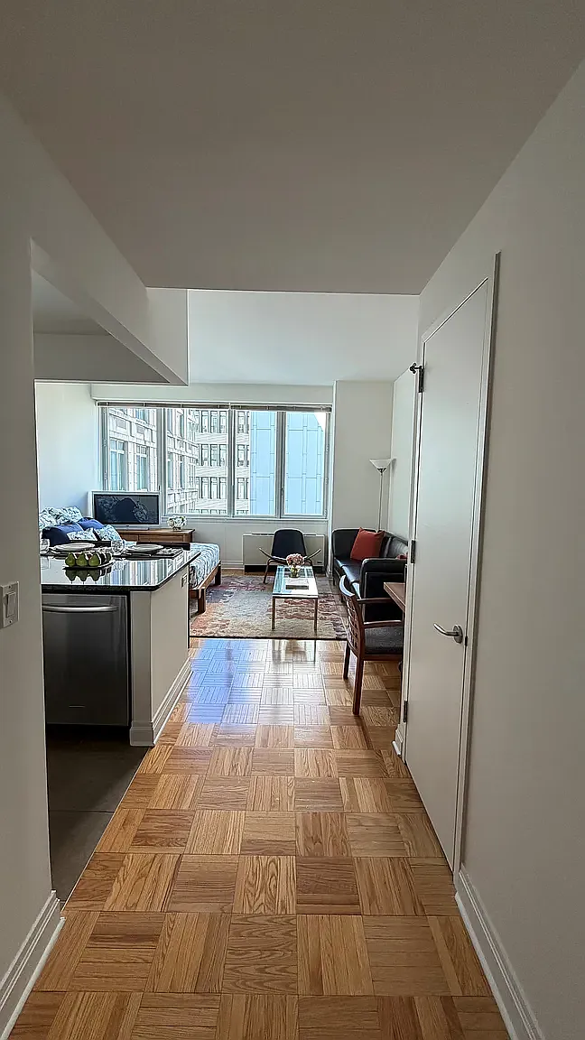 1510 Lexington Ave — Photo 3