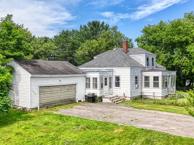 1068 Main Street, Vassalboro, ME, 04989