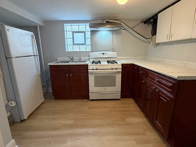 145 S 19th Ave #BASEMENT — Photo 8