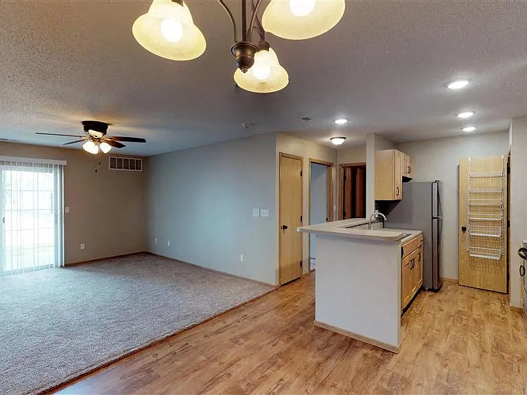 Oakmont Estates — Photo 38