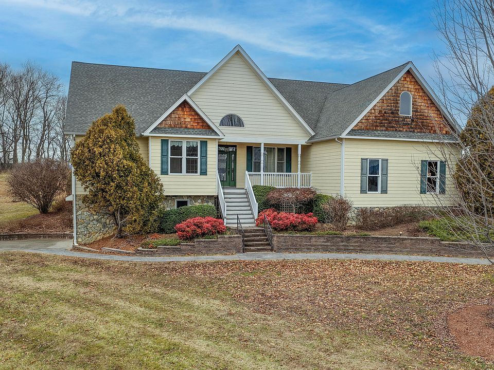 1st image of 120 Spring Ridge Ln