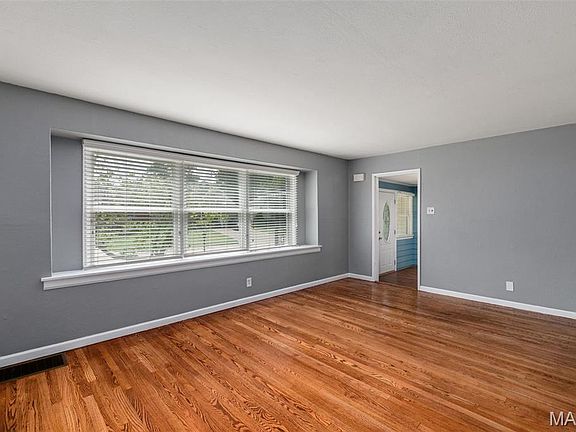 4th image of 9405 Evandale Dr