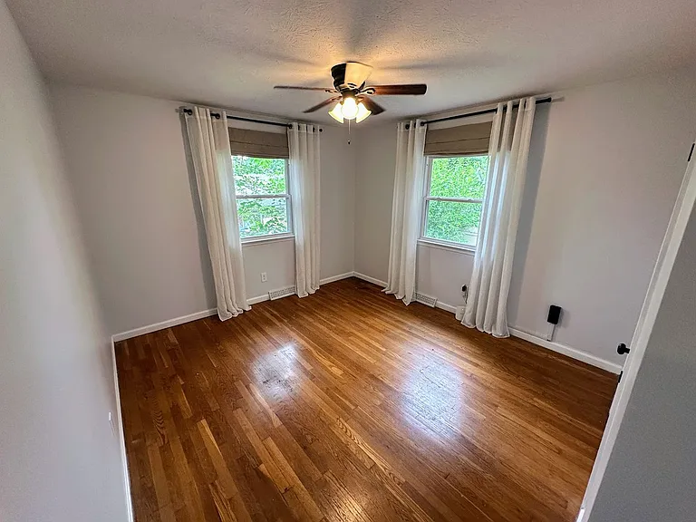 1187 Devonport Cir — Photo 11
