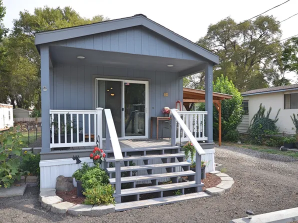 2827 W 9th St, The Dalles, OR 97058