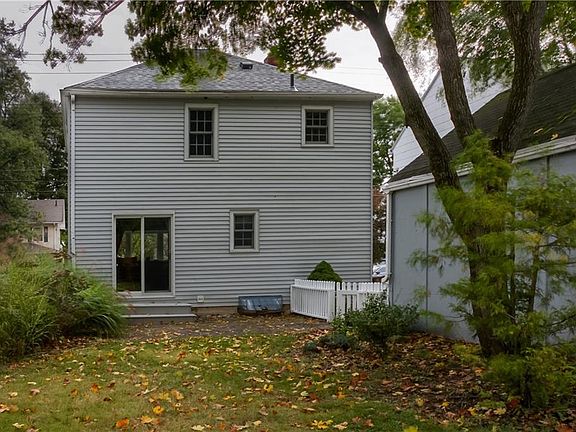 5th image of 2746 Elmwood St