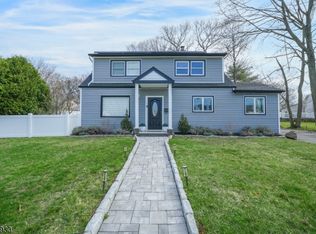 33 Cathy Ave, Hawthorne Boro, NJ 07506