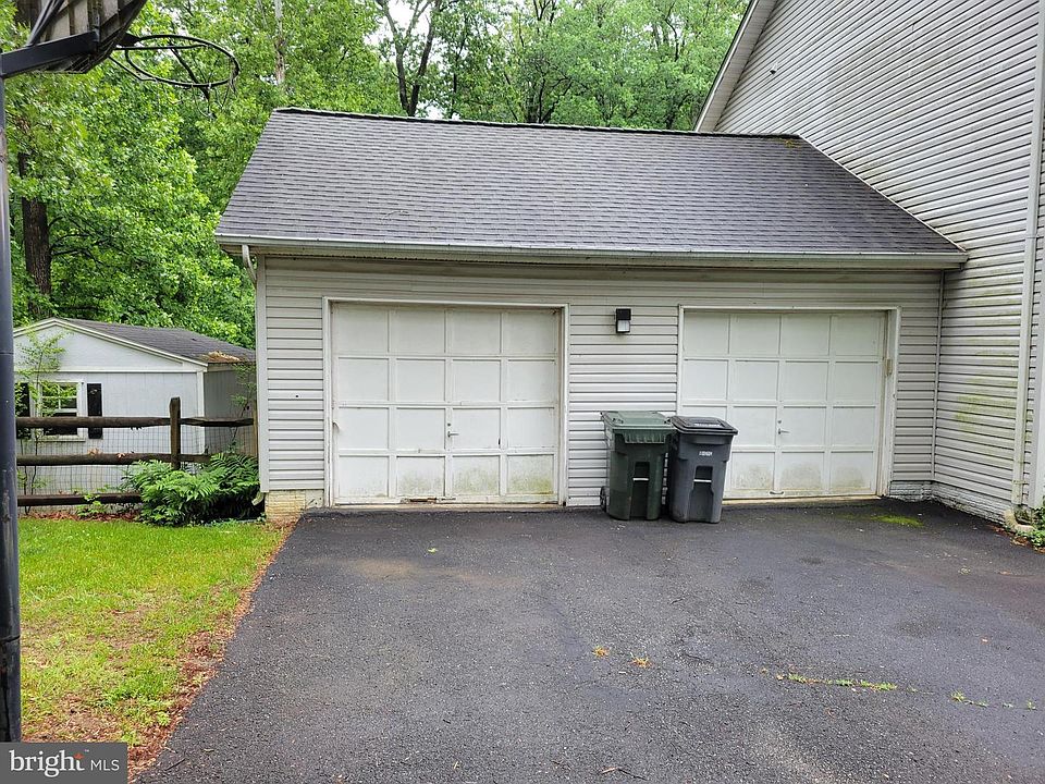 2nd image of 2449 Casmar St