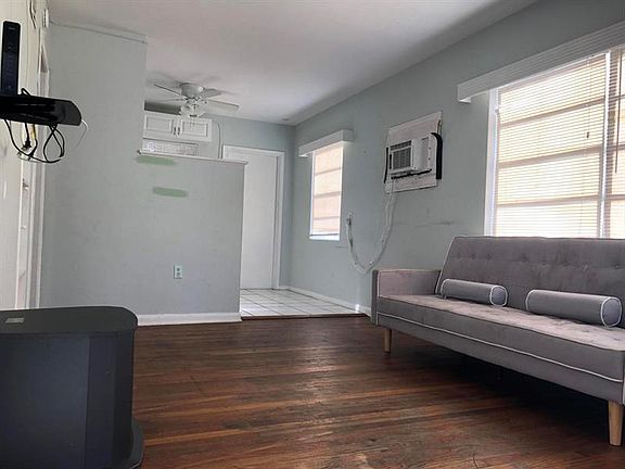 4th image of 630 N Federal Hwy APT 4