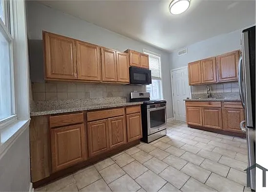 5739 S Green St #2 — Photo 10